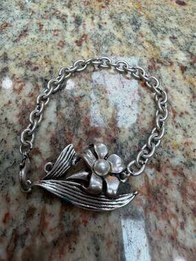 Silver-Tone Floral Lily Faux Pearl Bracelet